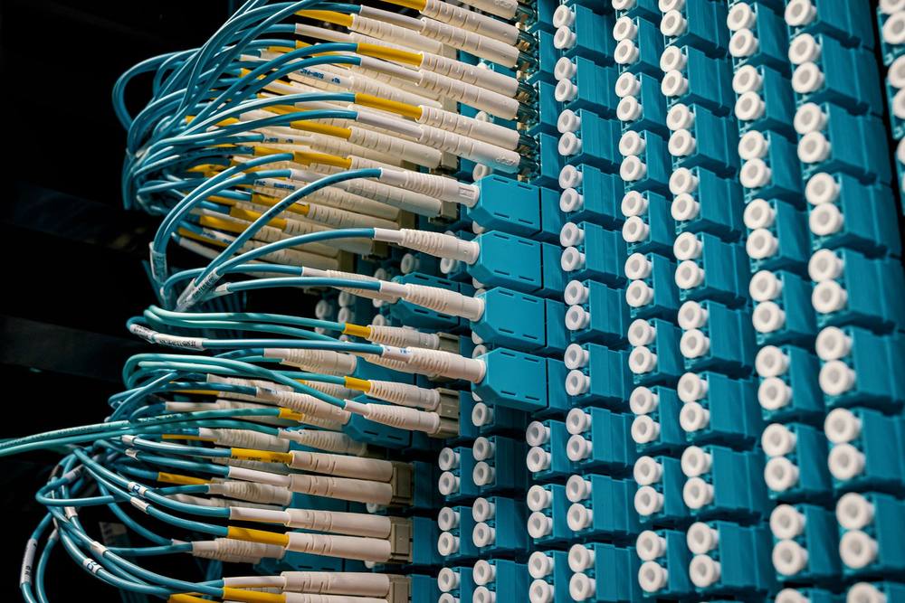 Fibre-optic patch cables in a data centre